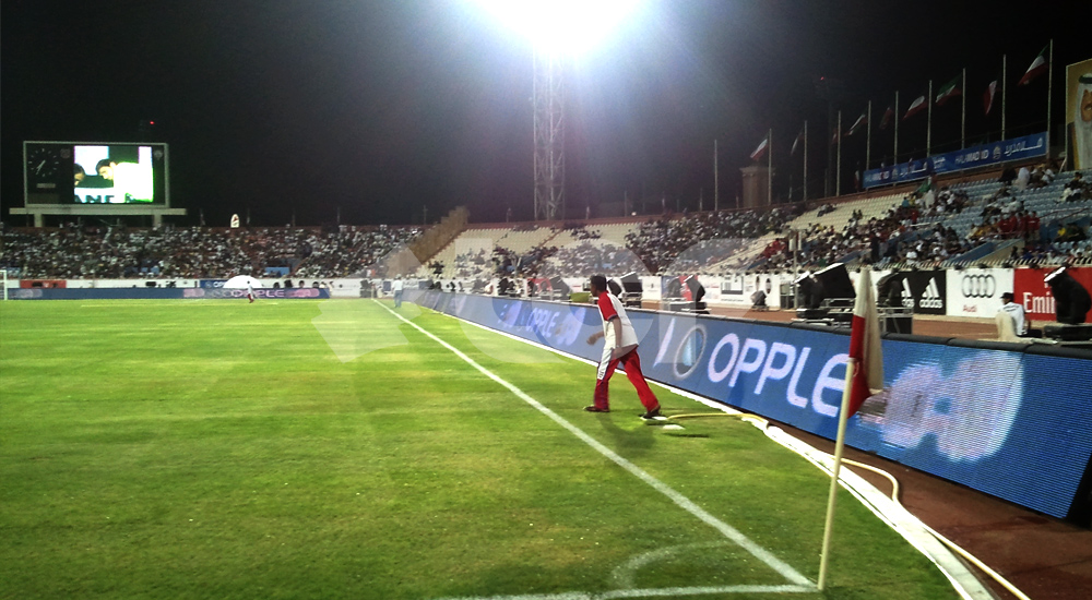 烏克蘭體育場(chǎng).jpg 烏克蘭體育場(chǎng).jpg