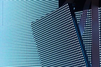 戶外高密LED顯示屏的“亮度色差”問(wèn)題應(yīng)該怎樣解決？