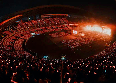 悟空體育透明屏閃耀周杰倫張韶涵演唱會和GETshow展！