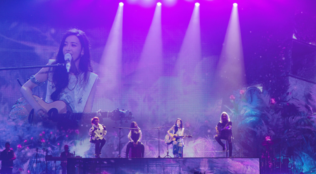 于文文北京演唱會LED透明屏項(xiàng)目