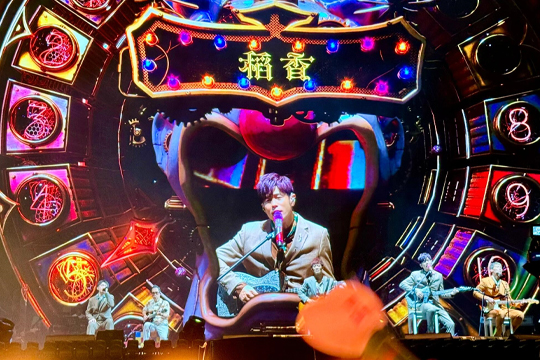 殺瘋了！周杰倫深圳演唱會(huì)嗨翻天際！悟空體育大屏、熒光棒與無人機(jī)齊齊上陣！